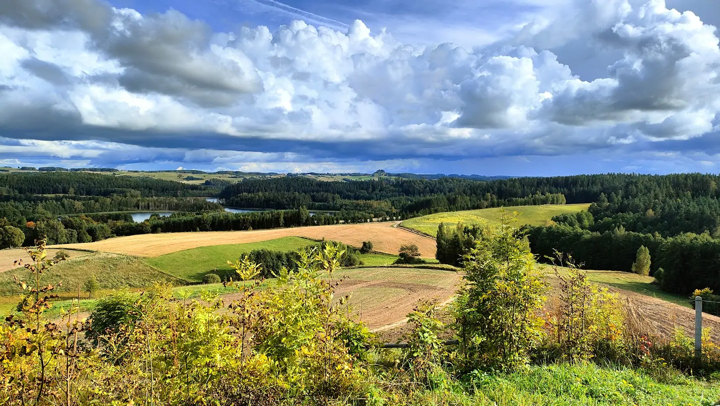 Suwalski Park Krajobrazowy - widok ze Smolnik na panoramę Parku